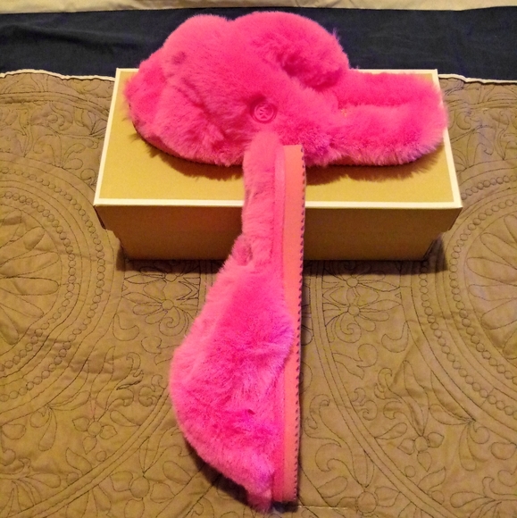 Michael Kors Lala Slippers - Picture 8 of 14